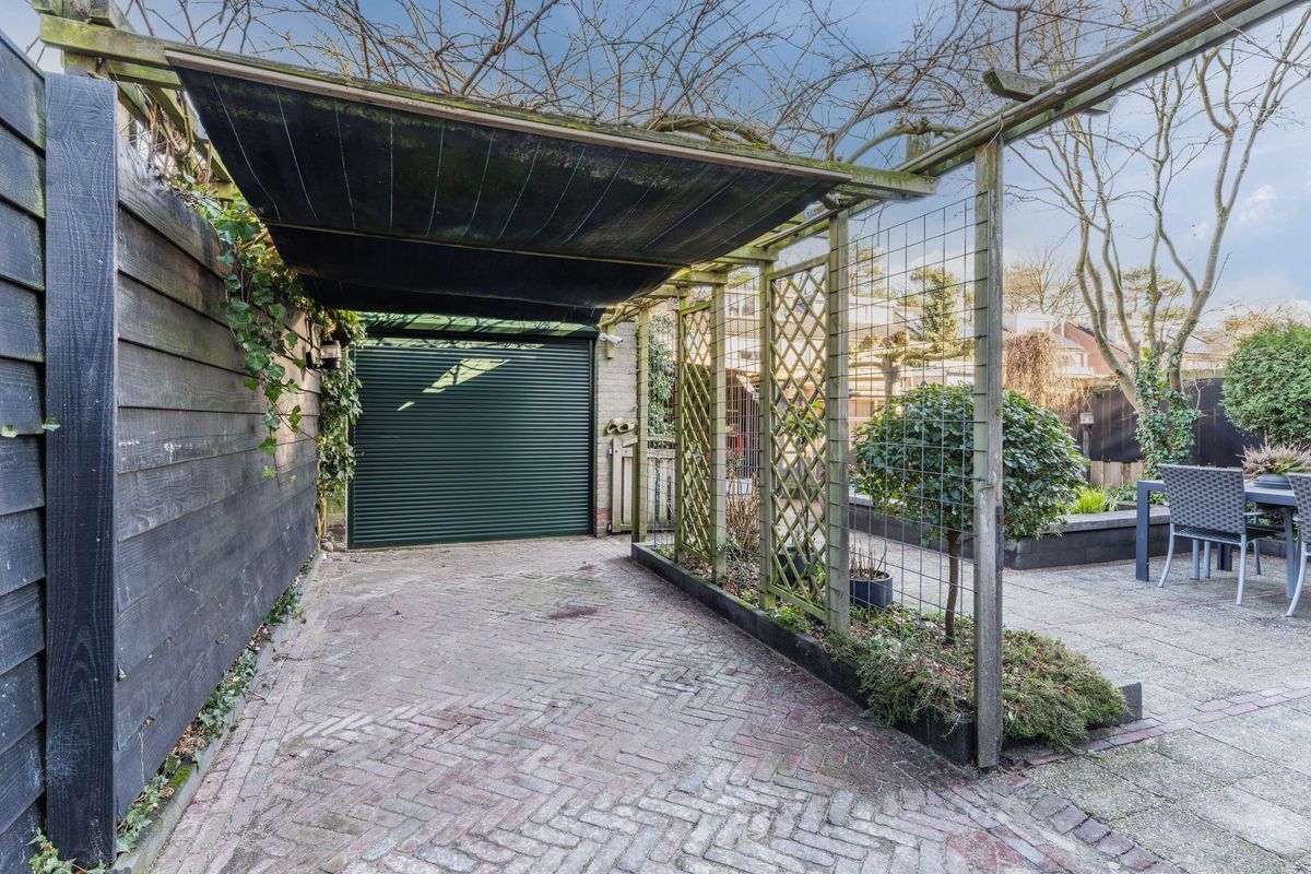 van Bossehof 20 Photo Blur 23