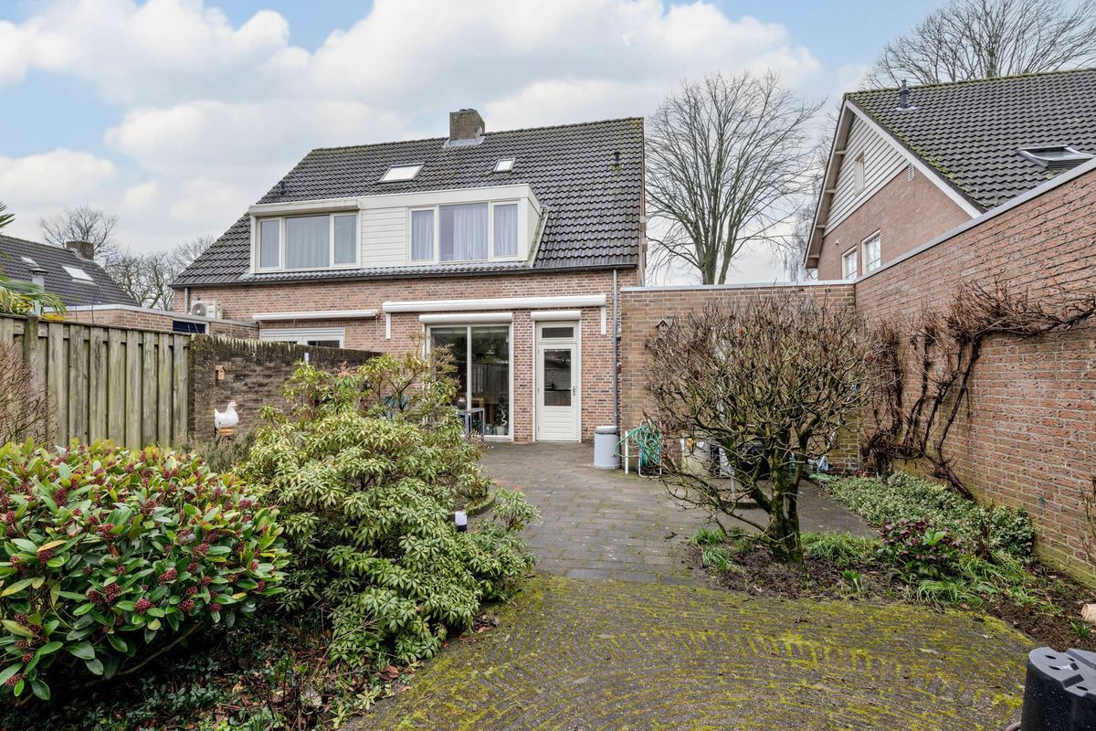 Biezelaar 4 Photo Blur 1