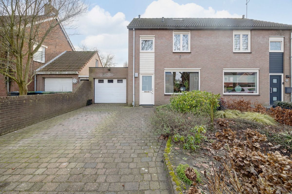 Margrietstraat 2 - B Photo Blur 5