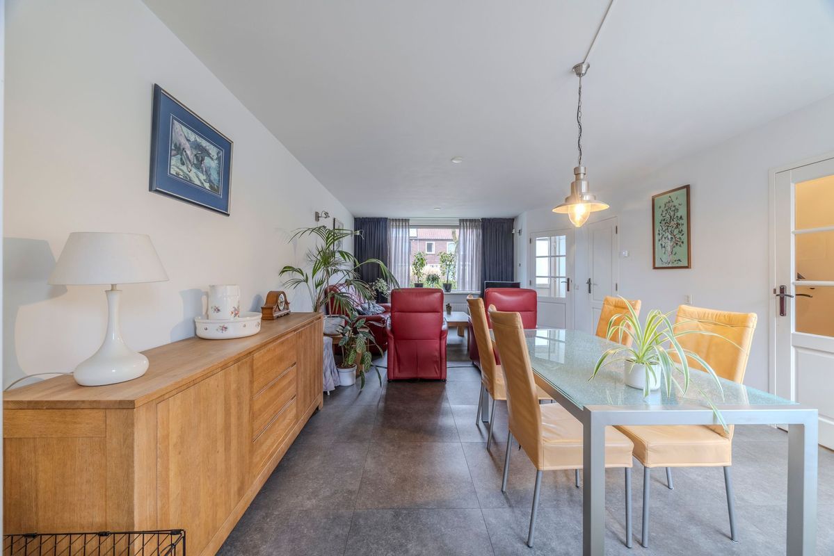 Margrietstraat 2 - B Photo Blur 14