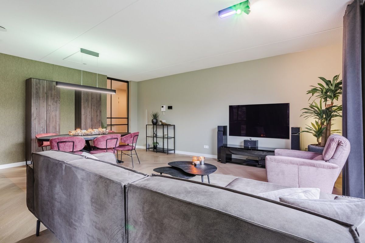 Jonkheer 49 Photo Blur 20