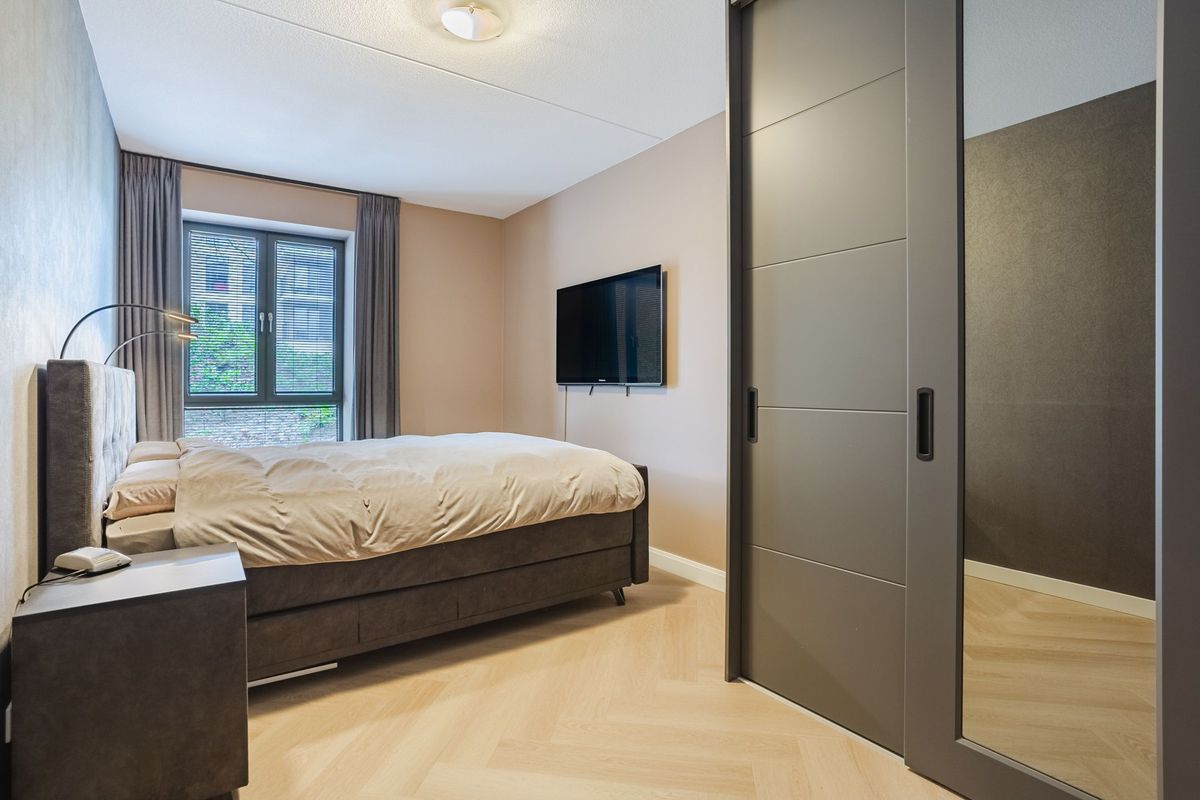 Jonkheer 49 Photo Blur 34