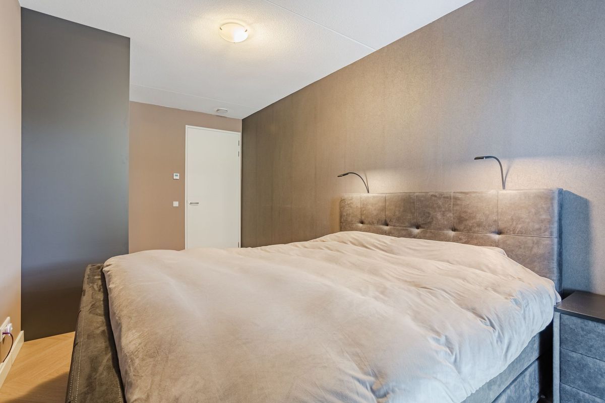 Jonkheer 49 Photo Blur 35