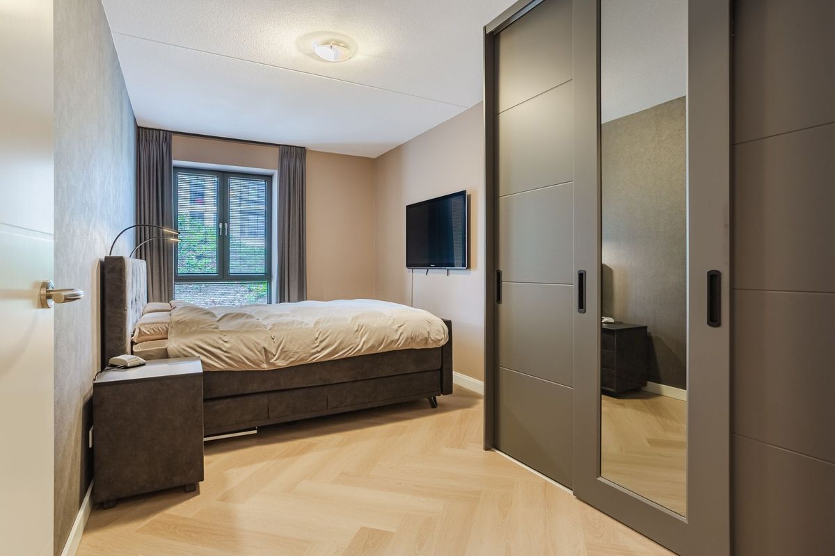 Jonkheer 49 Photo Blur 2