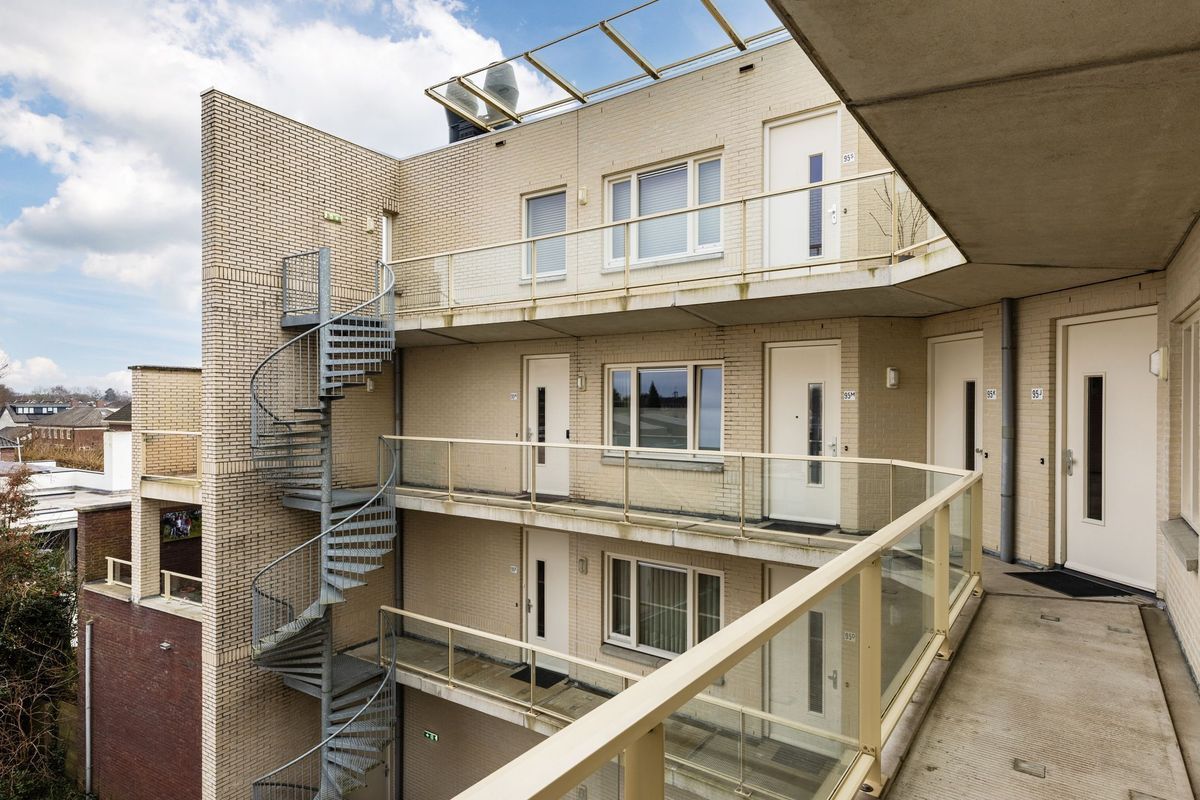 Hoge Ham 95 - N Photo Blur 7