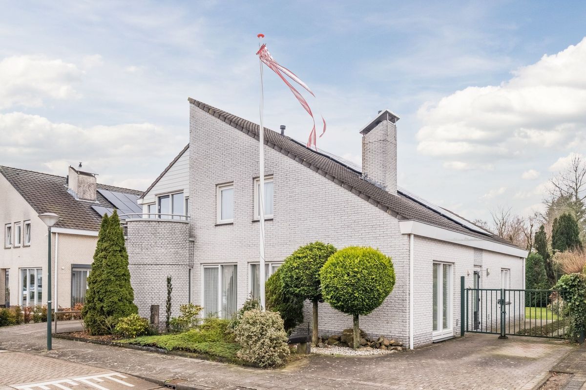 Nimrodel 17 Photo Blur 5