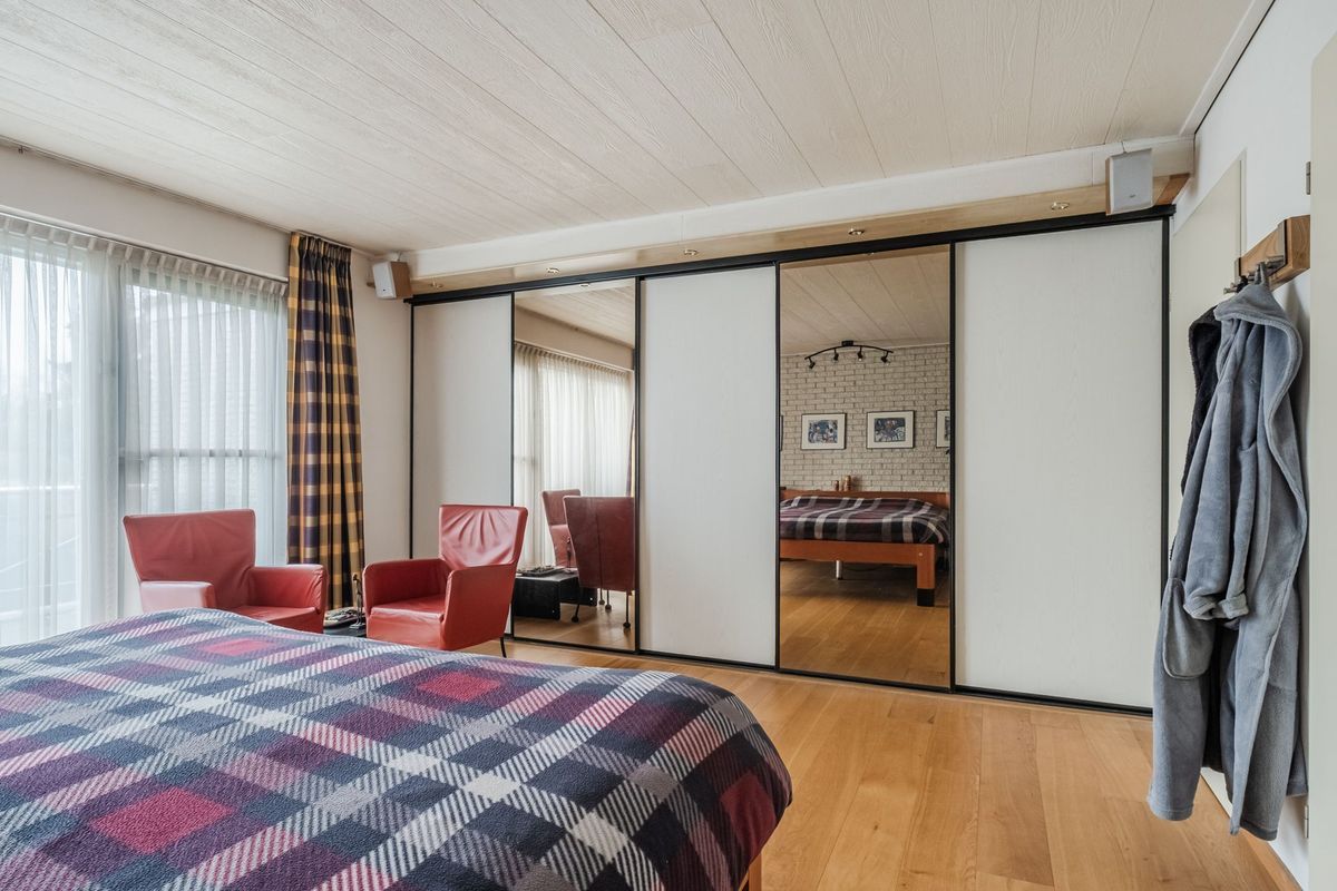 Nimrodel 17 Photo Blur 25