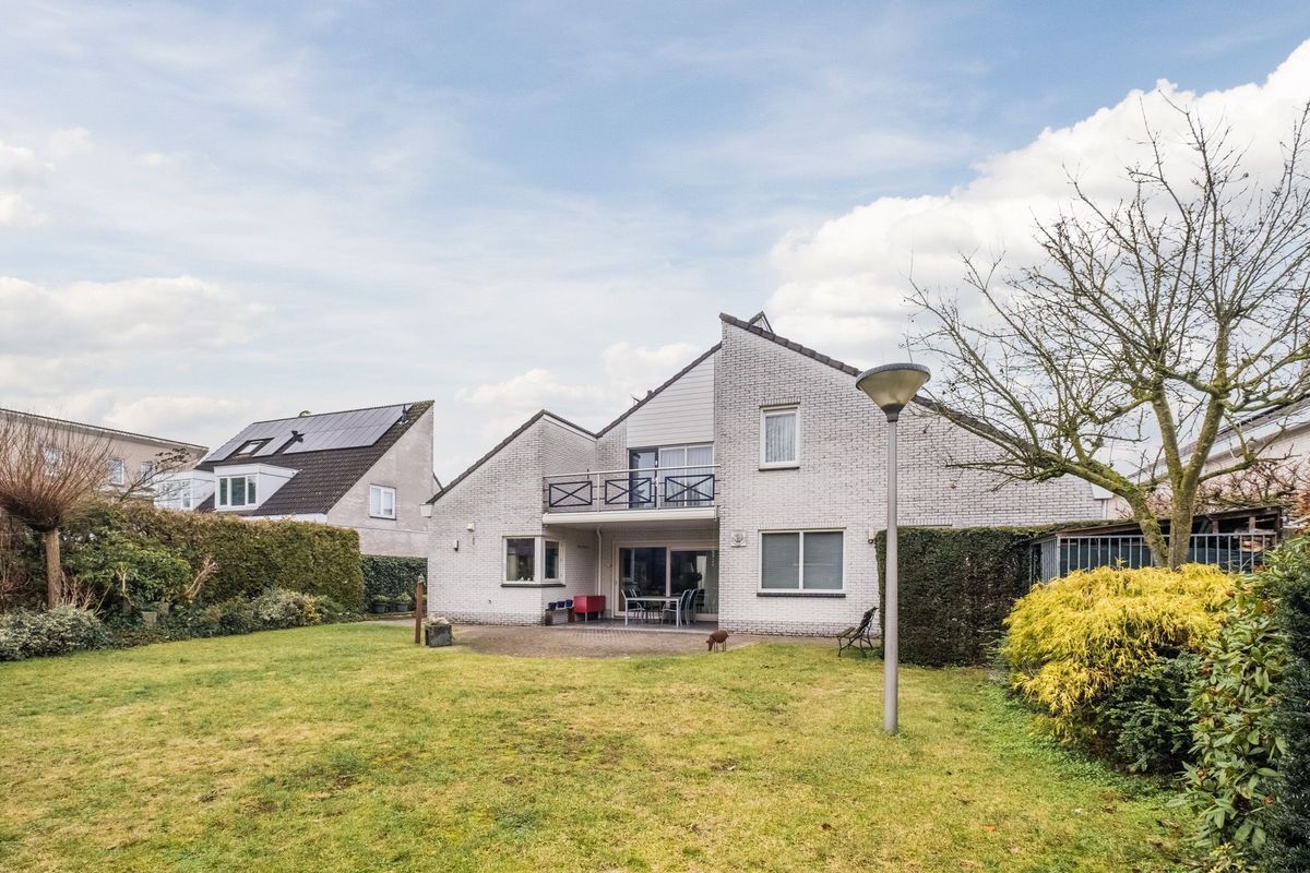 Nimrodel 17 Photo Blur 43