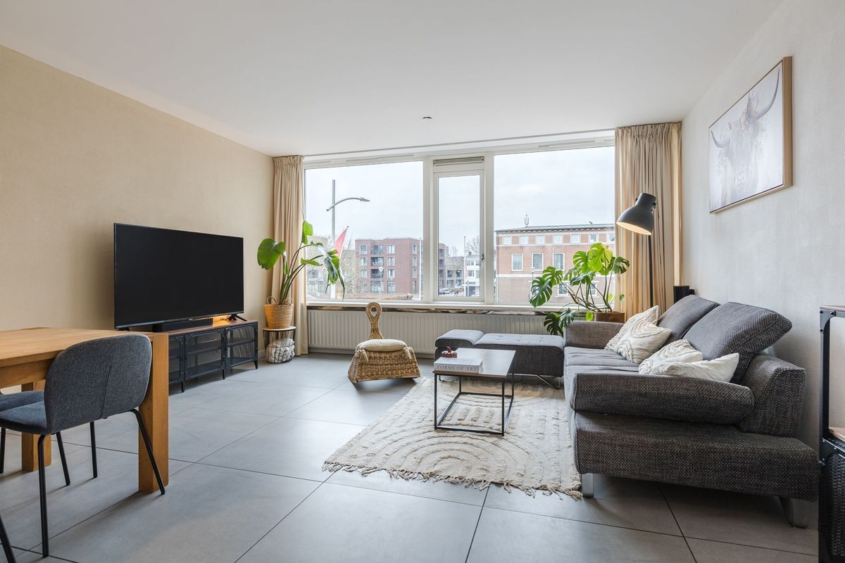 Raadhuisplein 27 Photo Blur 1