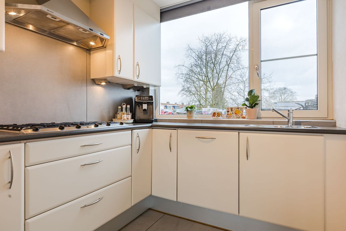 Raadhuisplein 27 Photo Blur 2