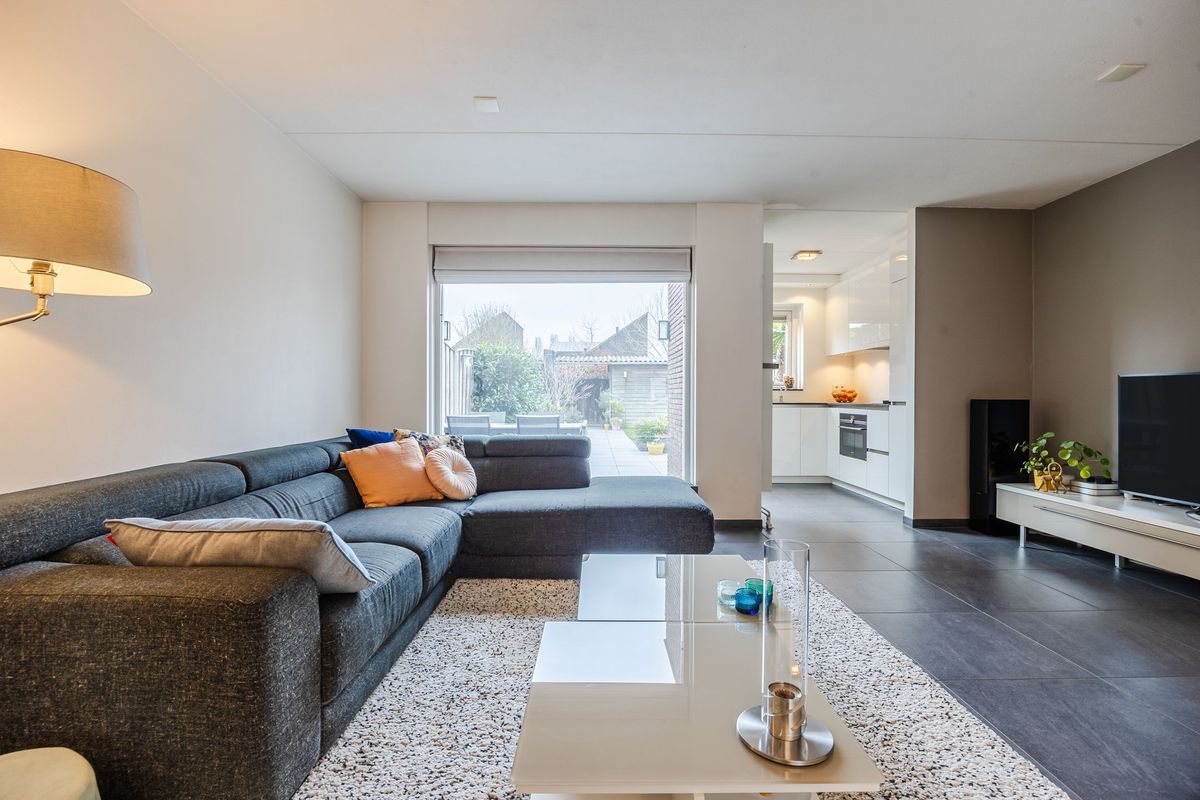 Roodeschoolstraat 105 Photo Blur 2