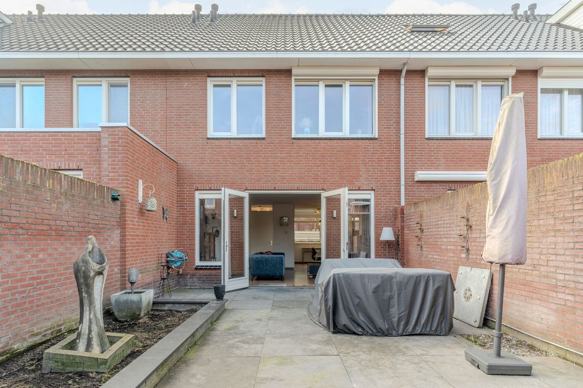 Voorschotenstraat 11 Photo Blur 24