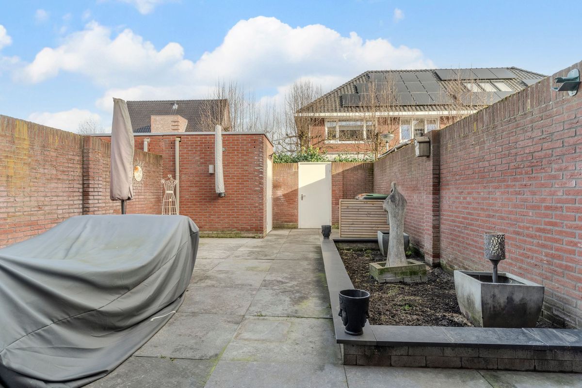 Voorschotenstraat 11 Photo Blur 25