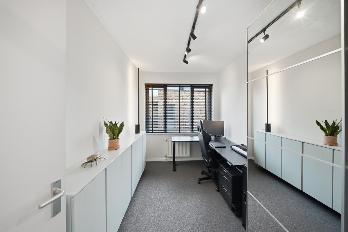 Dr. Ahaushof 36 Photo Blur 18