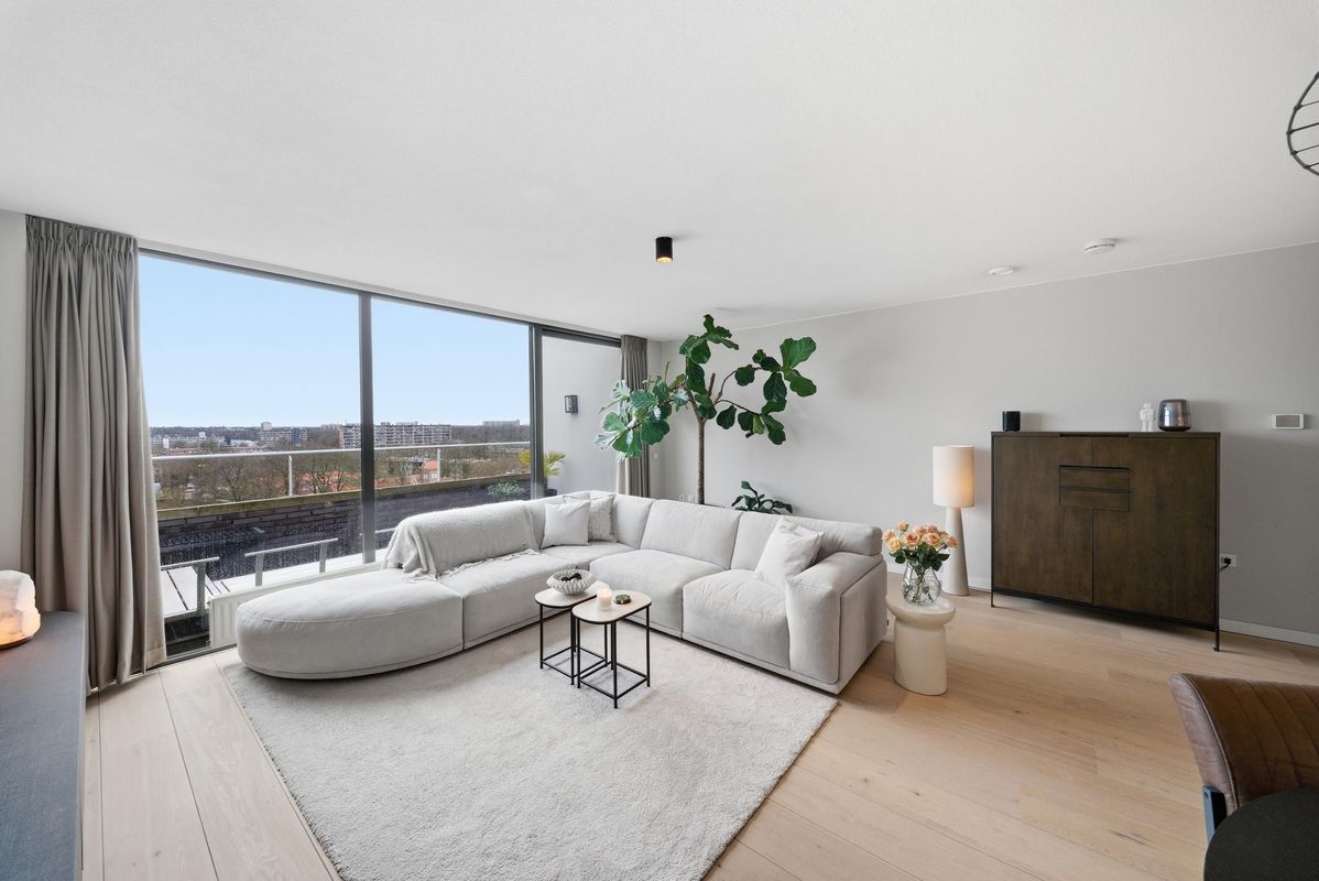 Dr. Ahaushof 36 Photo Blur 1