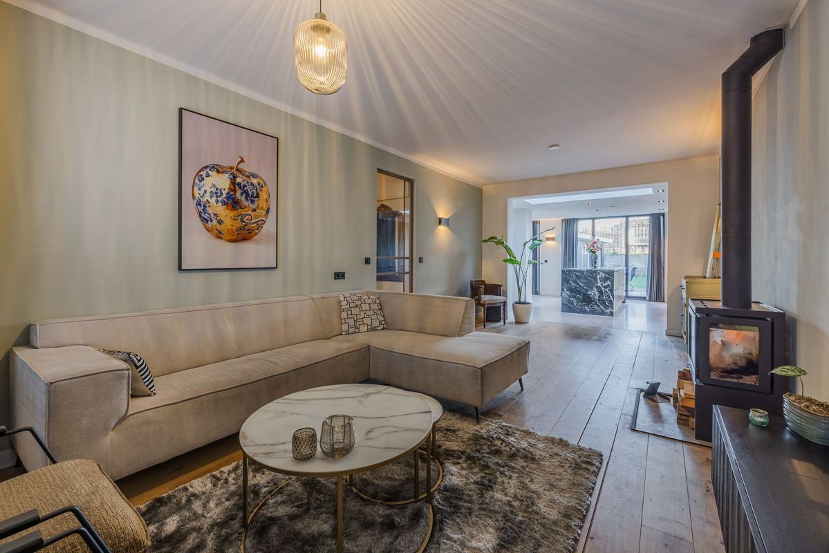 Oranjestraat 32 Photo Blur 2