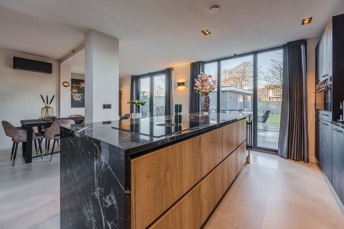 Oranjestraat 32 Photo Blur 22