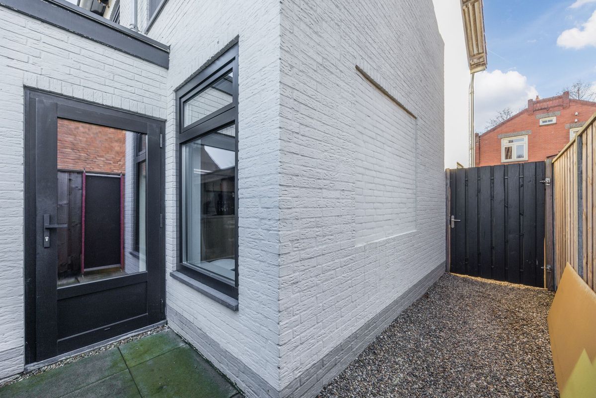 Oranjestraat 32 Photo Blur 47