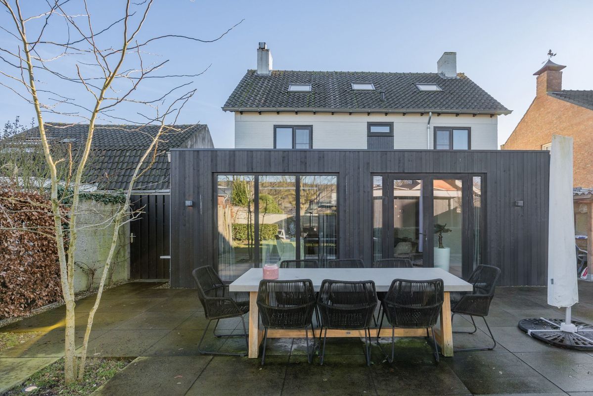 Oranjestraat 32 Photo Blur 45