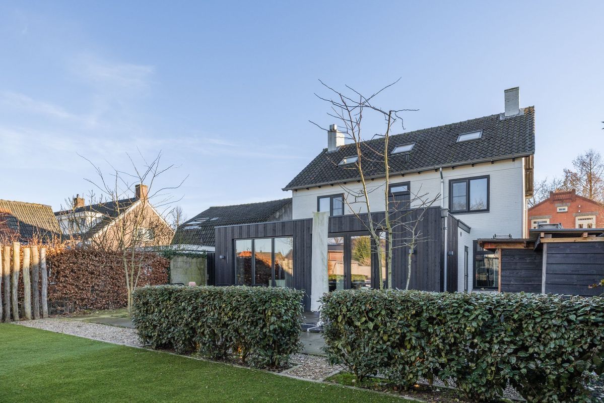 Oranjestraat 32 Photo Blur 41