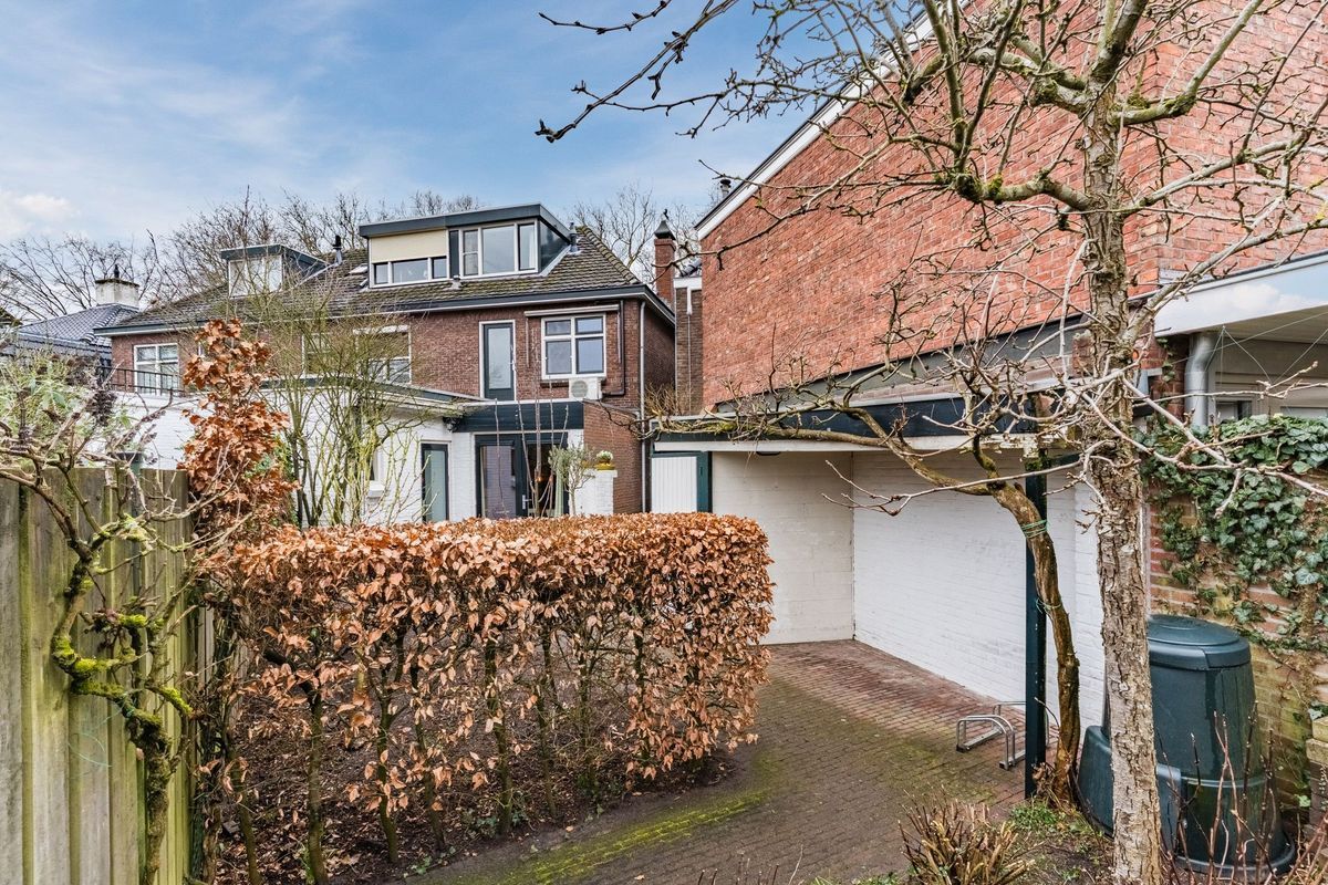 Parallelweg 15 Photo Blur 55