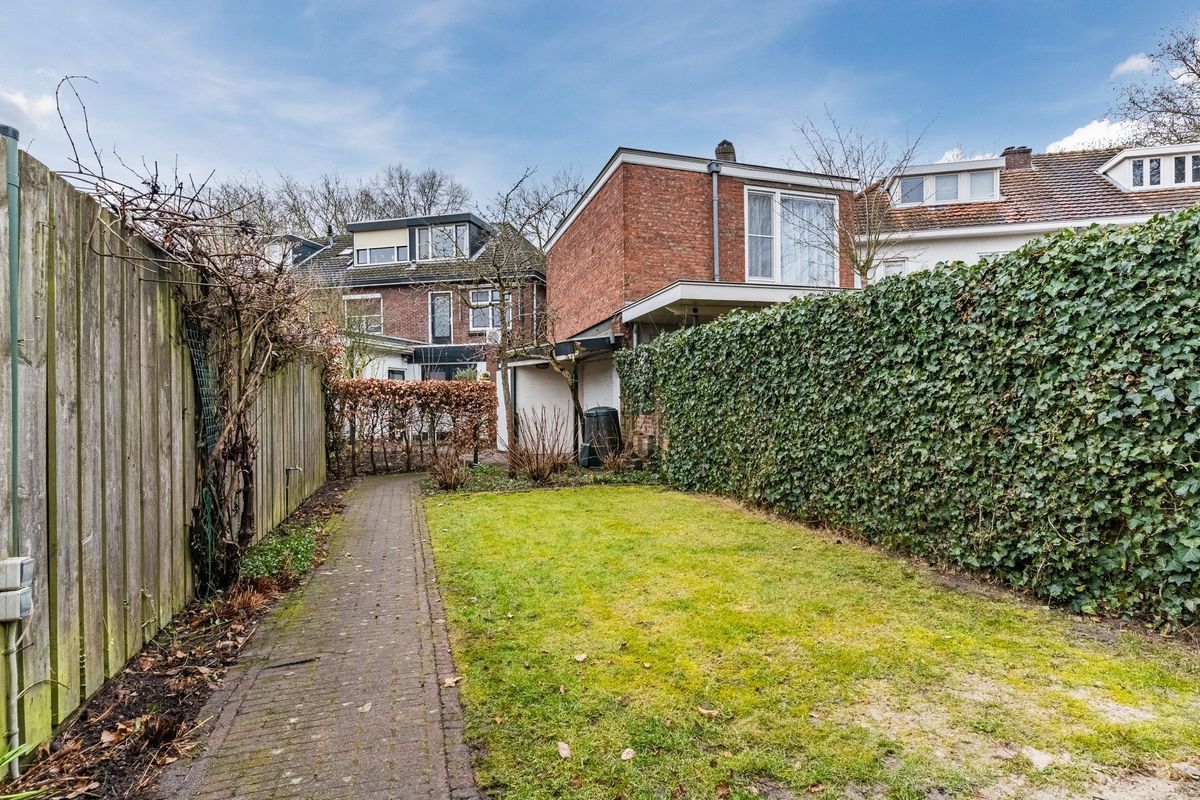 Parallelweg 15 Photo Blur 62