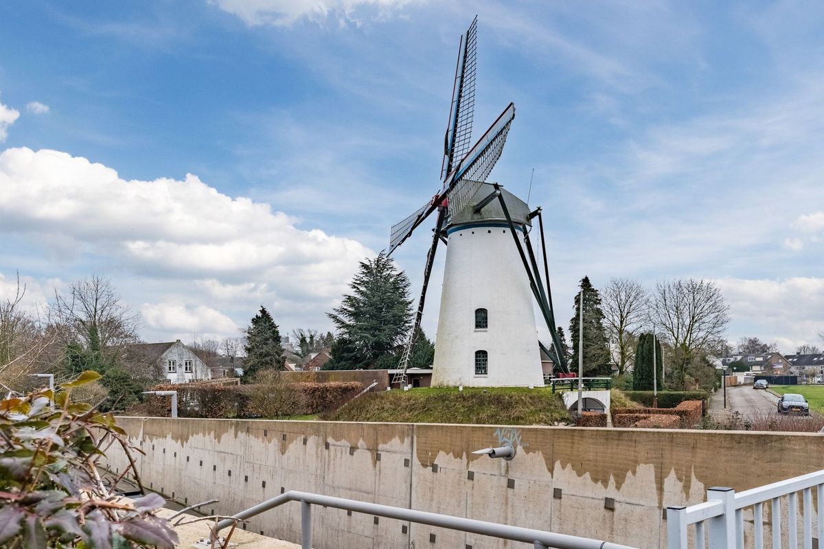 Parallelweg 15 Photo Blur 76