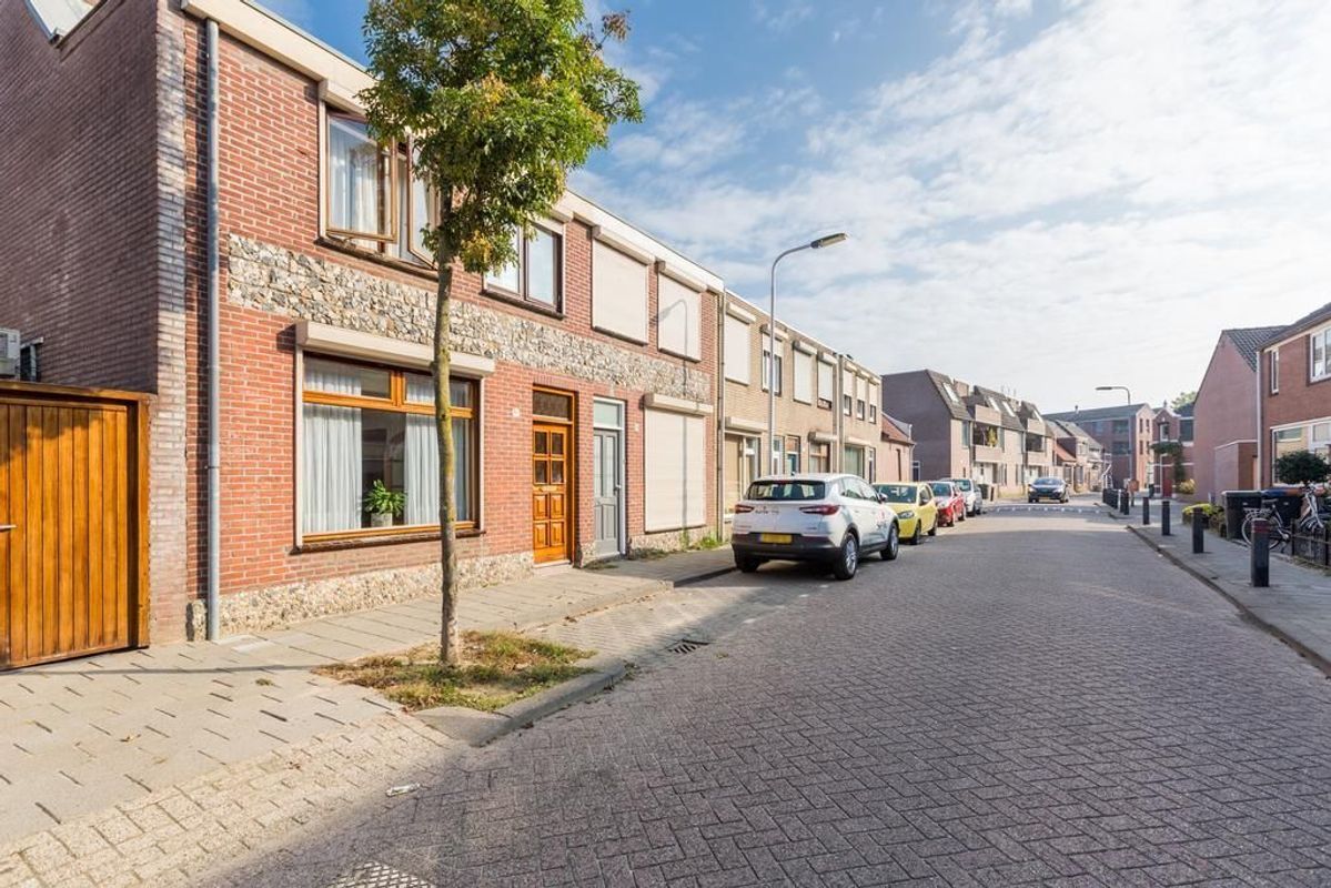 Van Hogendorpstraat 25 Photo Blur 25