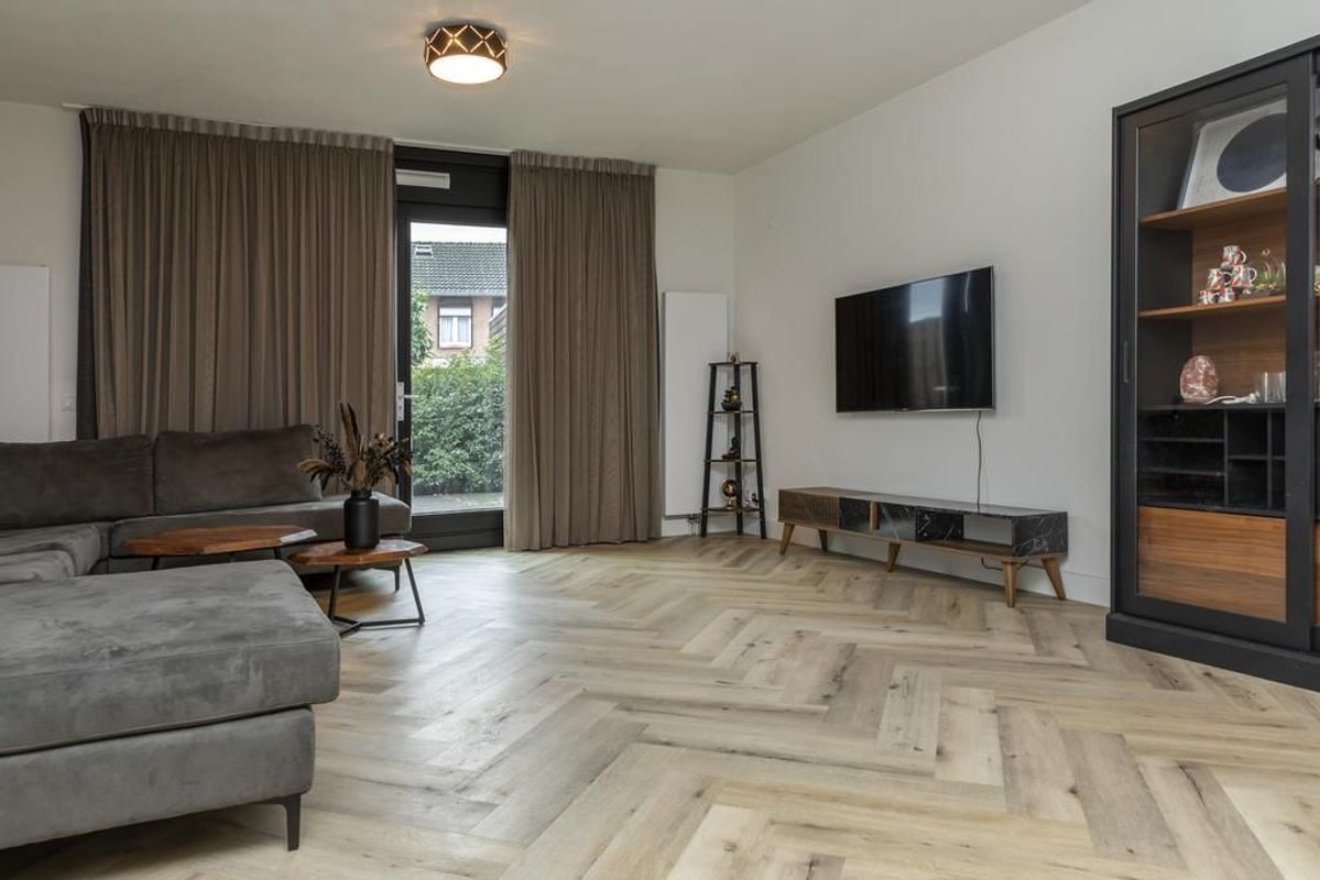 Volmolenplein 6 - A Photo Blur 8