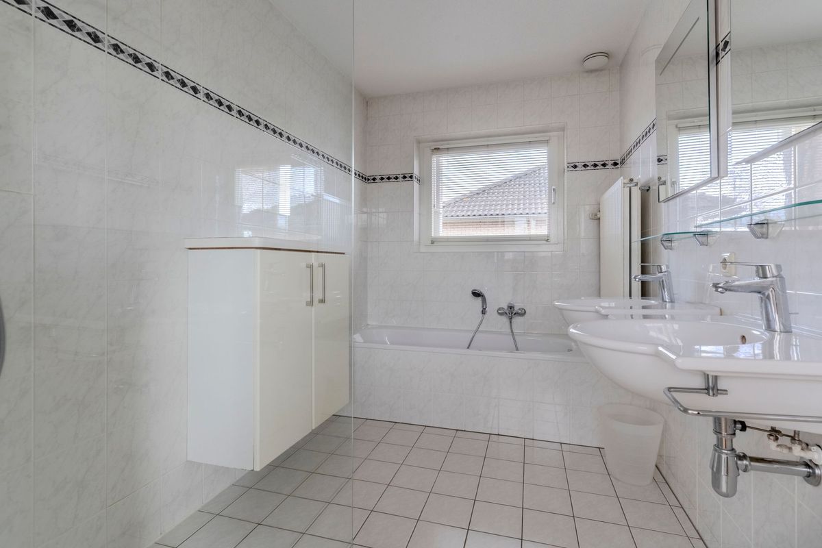 Nimrodel 22 Photo Blur 47