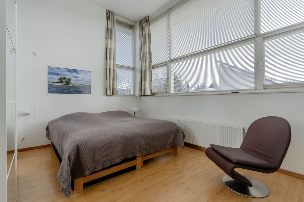 Nimrodel 22 Photo Blur 45