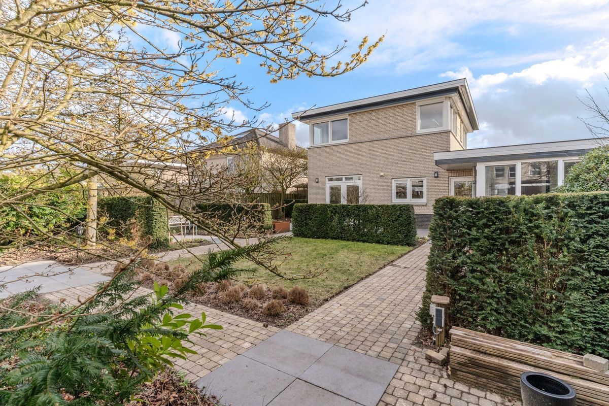 Nimrodel 22 Photo Blur 2