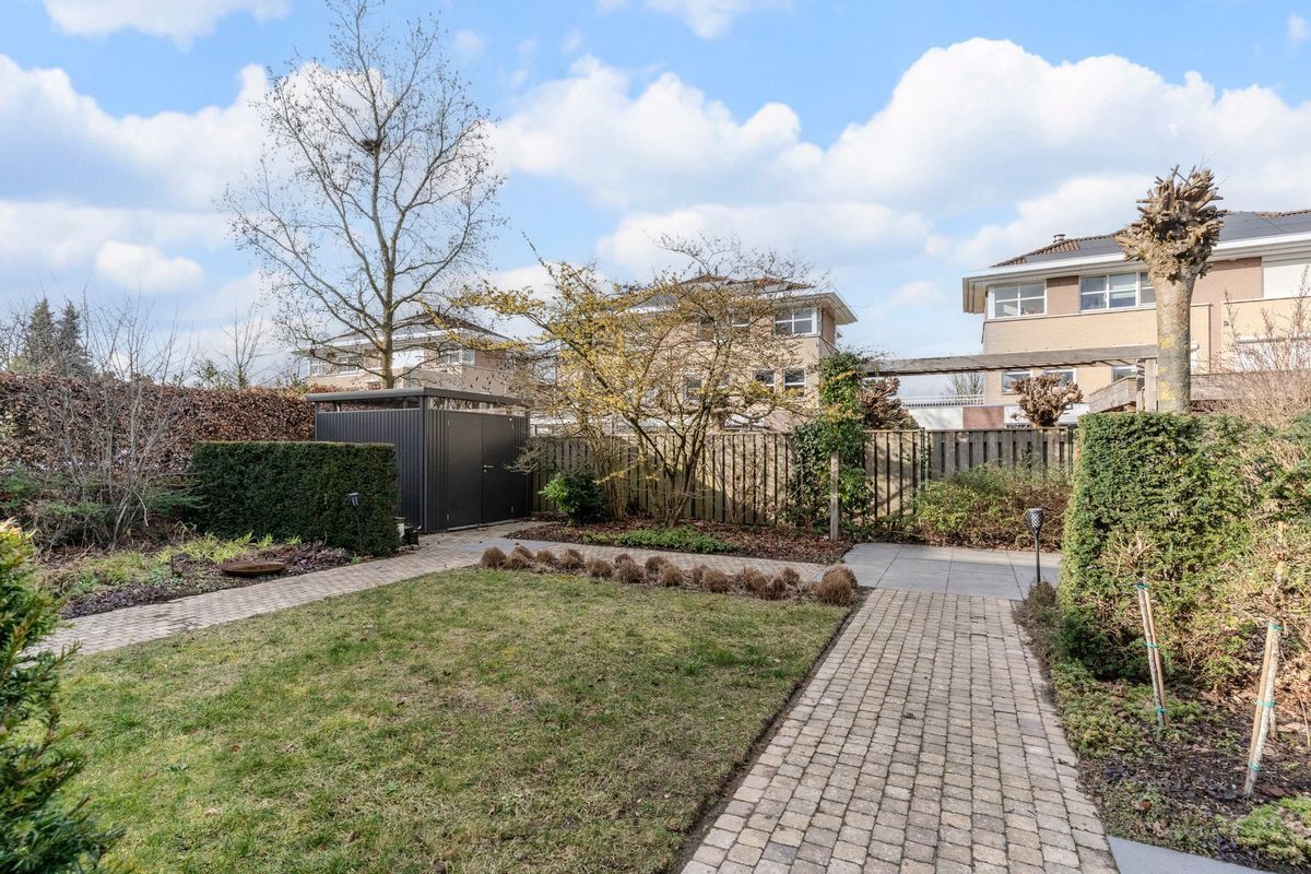 Nimrodel 22 Photo Blur 57