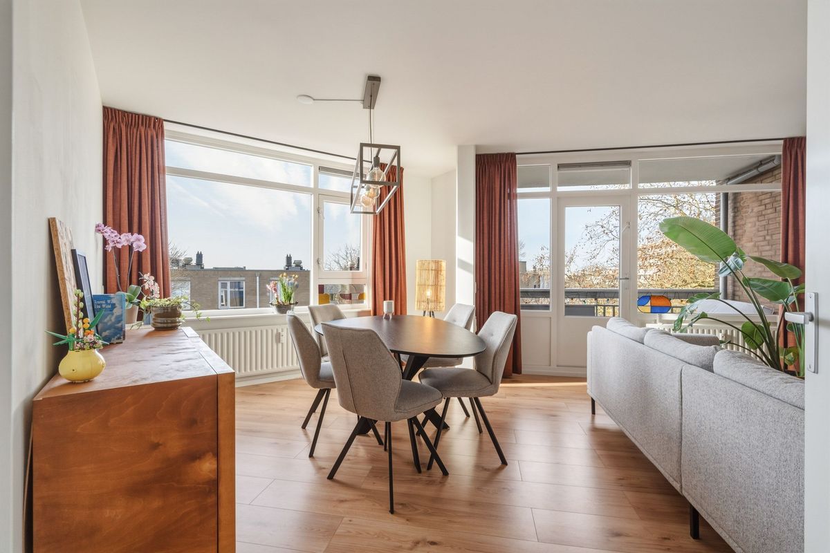 Adriaan van Bergenstraat 100 Photo Blur 1