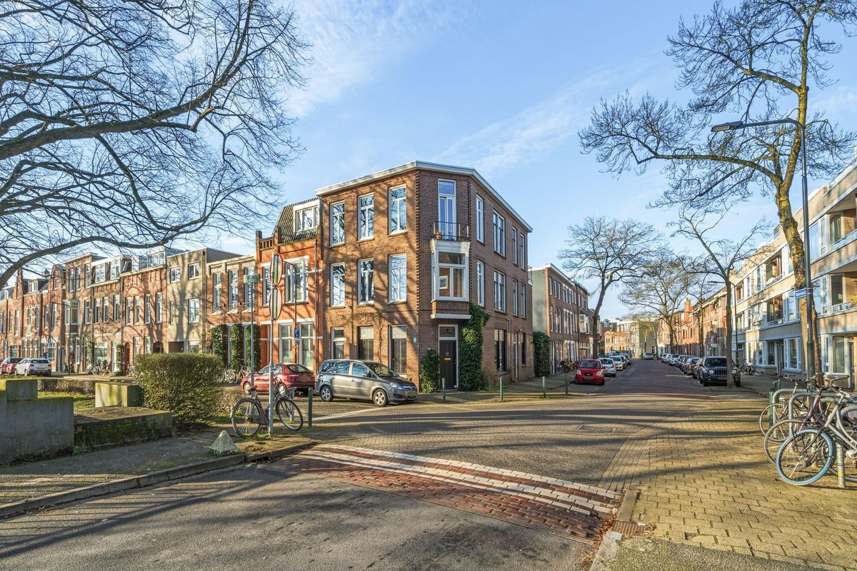 Balfortstraat 1 - A Photo Blur 26