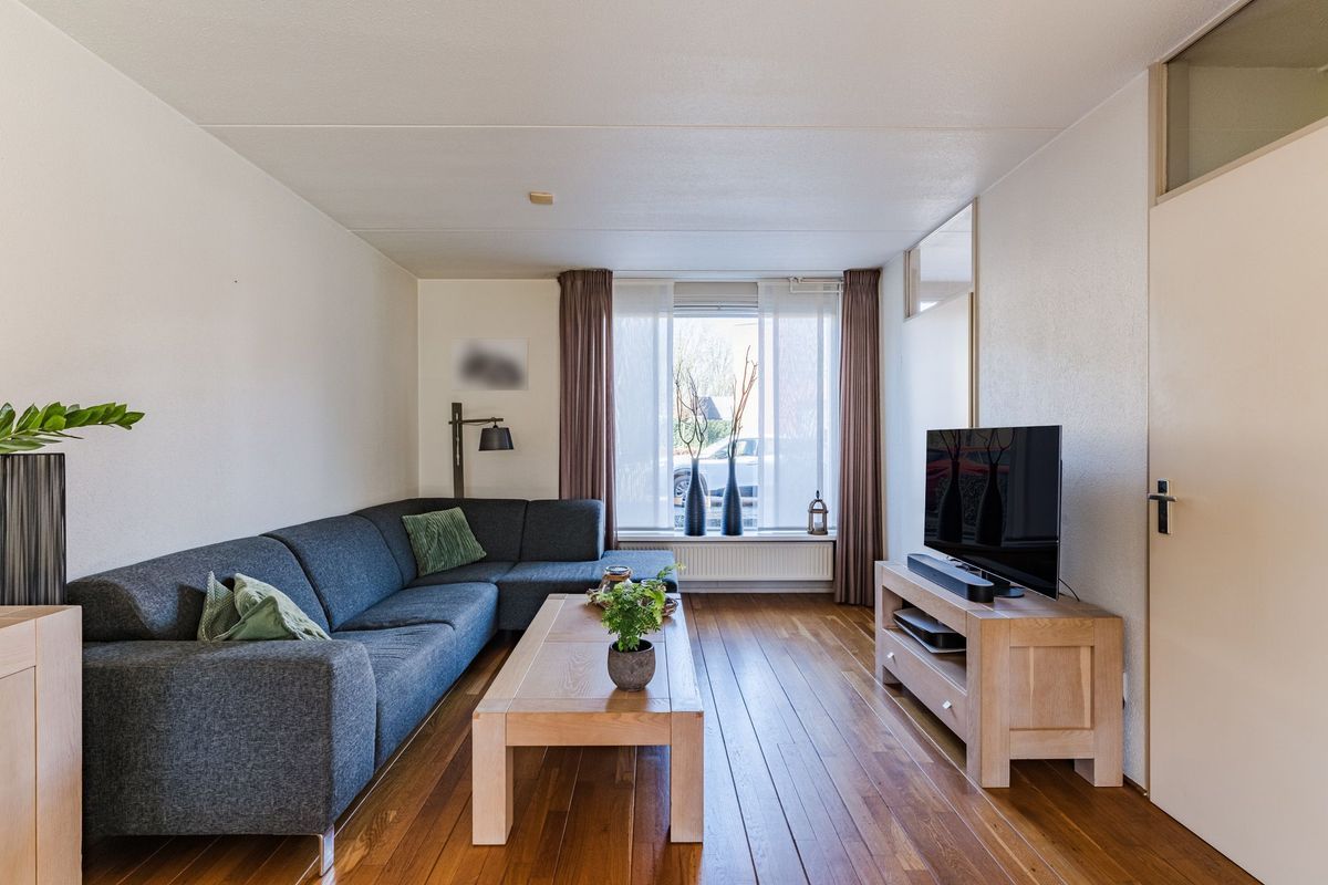 Pastoor van de Boschstraat 1 Photo Blur 2