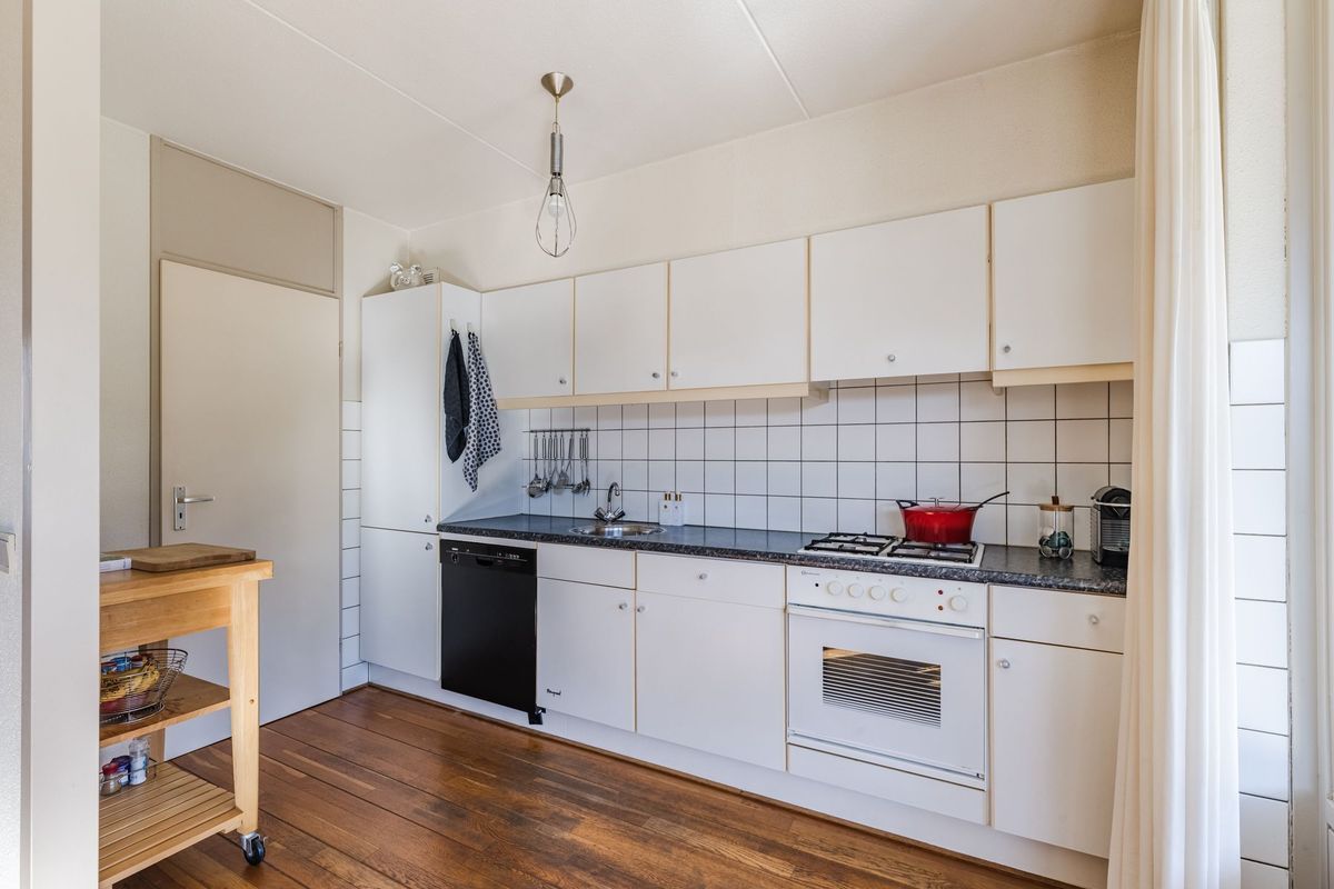 Pastoor van de Boschstraat 1 Photo Blur 10