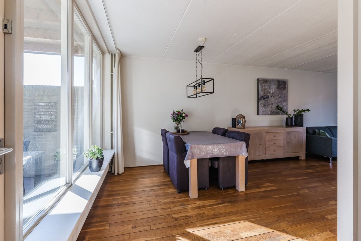 Pastoor van de Boschstraat 1 Photo Blur 9