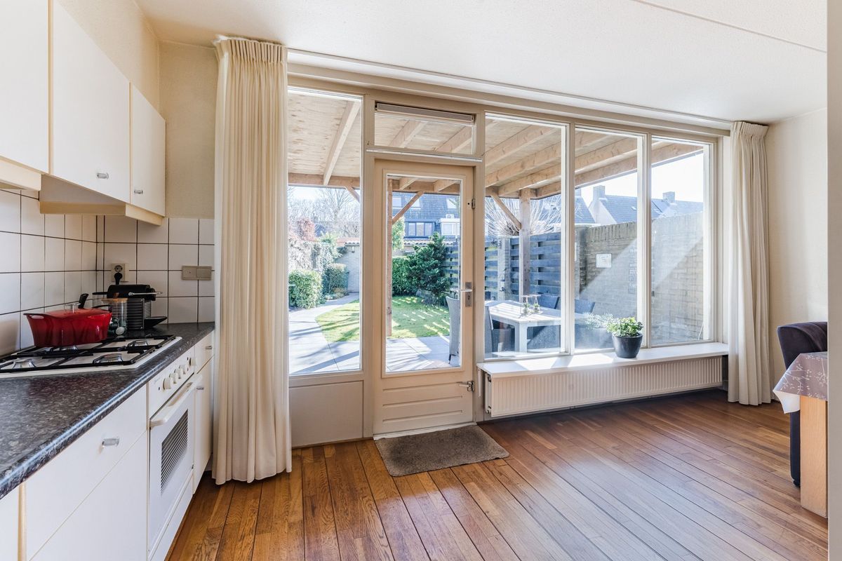 Pastoor van de Boschstraat 1 Photo Blur 3