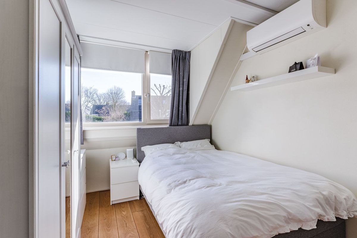 Pastoor van de Boschstraat 1 Photo Blur 20