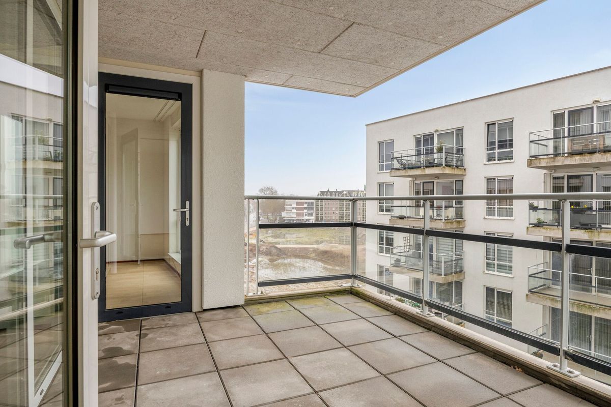 Piusplein 28 - 25 Photo Blur 10