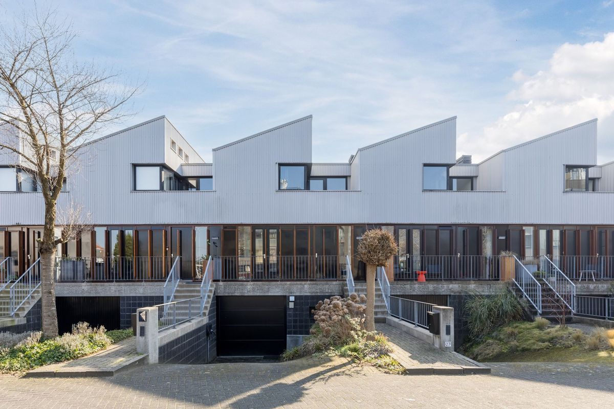 Mr. J.H. de Pontplein 27 Photo Blur 0