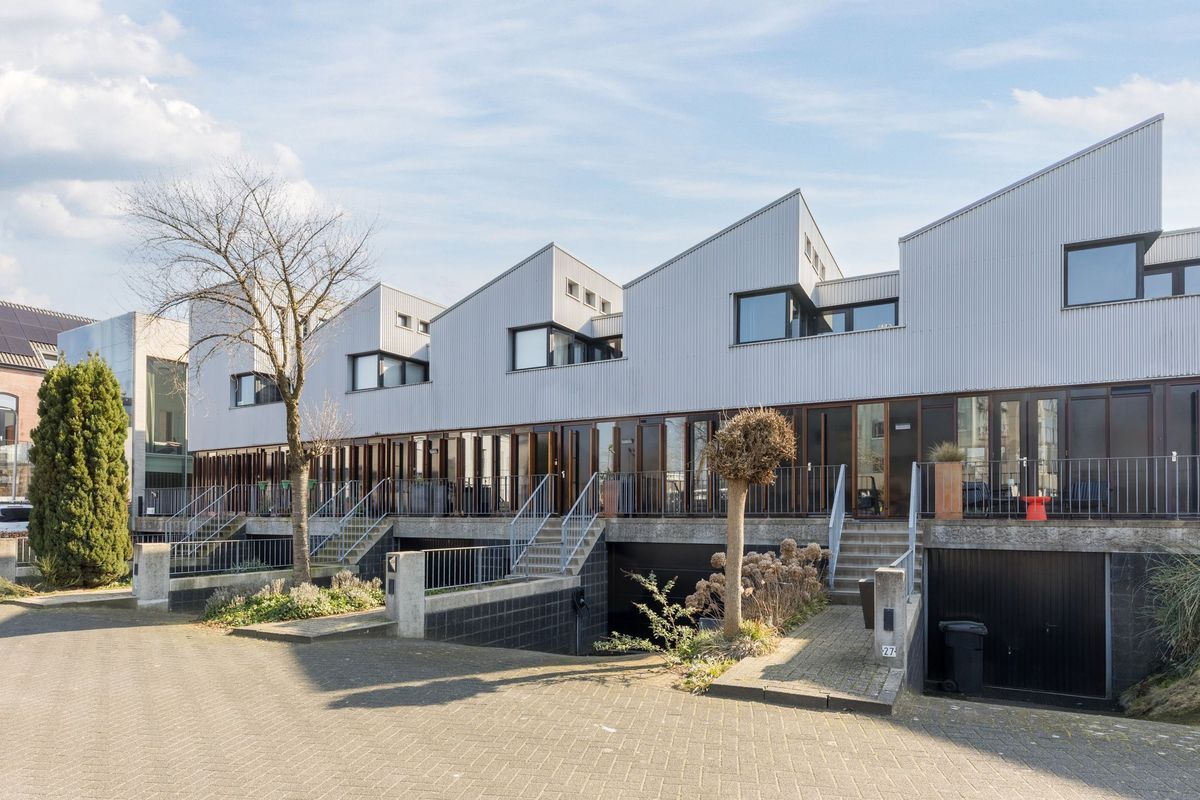 Mr. J.H. de Pontplein 27 Photo Blur 37