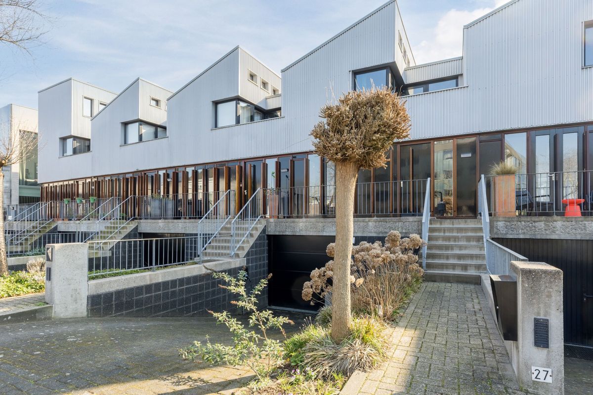 Mr. J.H. de Pontplein 27 Photo Blur 36