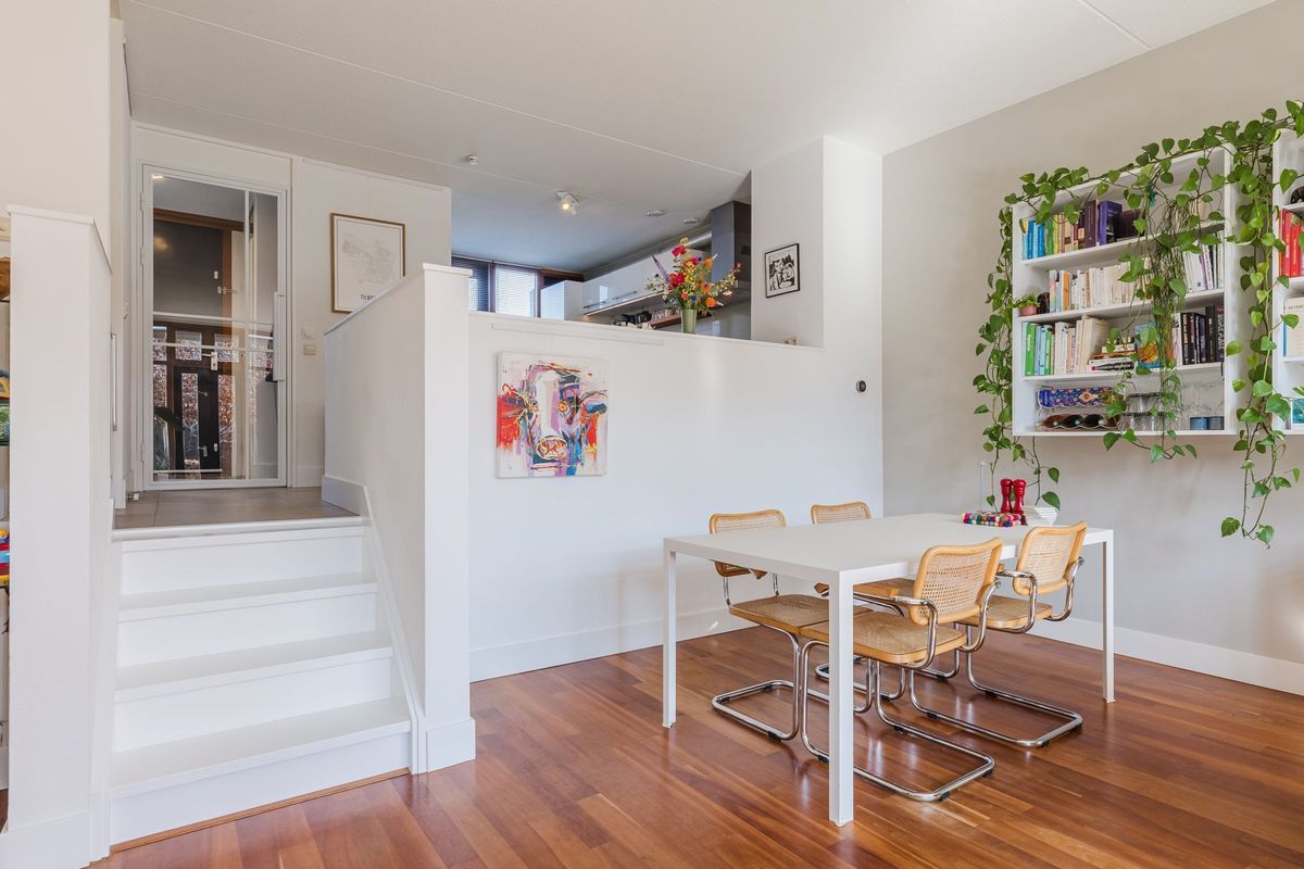 Mr. J.H. de Pontplein 27 Photo Blur 7