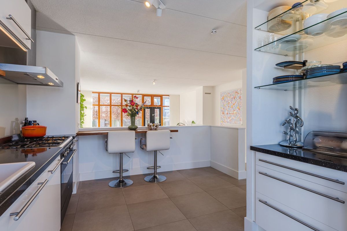 Mr. J.H. de Pontplein 27 Photo Blur 10