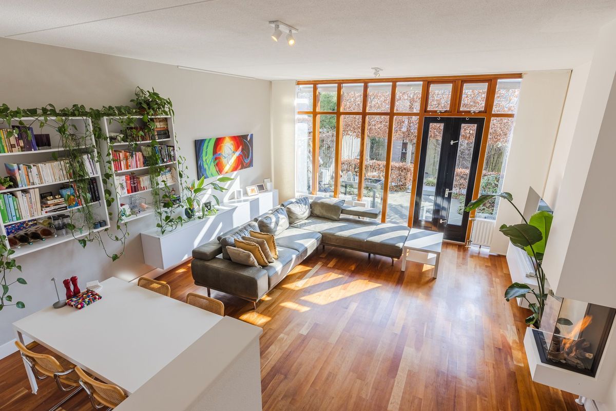 Mr. J.H. de Pontplein 27 Photo Blur 1