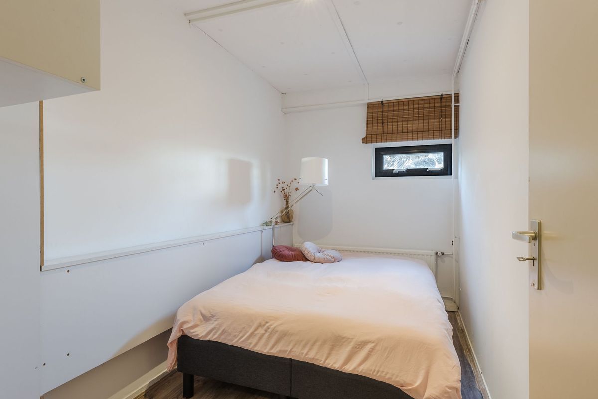 Mr. J.H. de Pontplein 27 Photo Blur 25