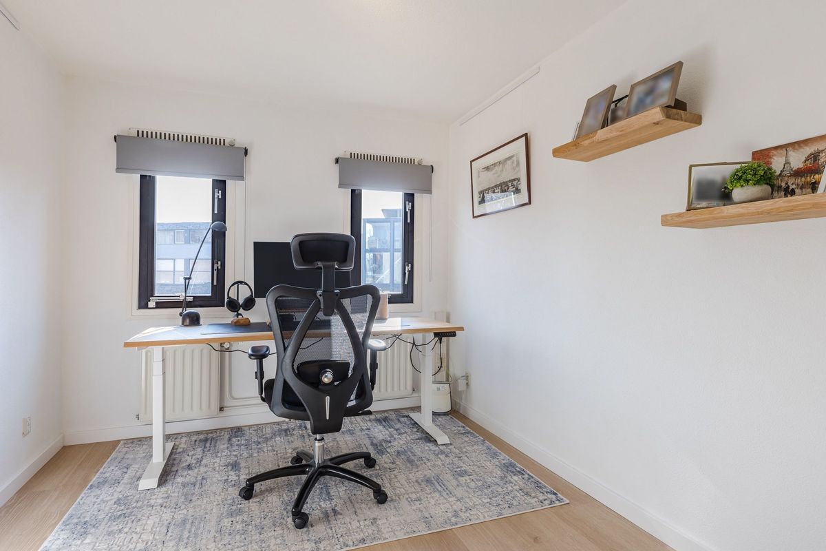 Mr. J.H. de Pontplein 27 Photo Blur 16