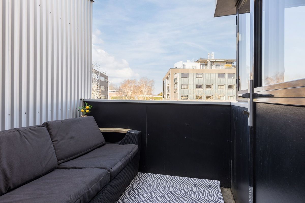 Mr. J.H. de Pontplein 27 Photo Blur 24